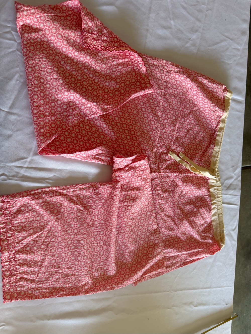 Natori Pink Floral Lounge Pajama Pants with Cream Trim